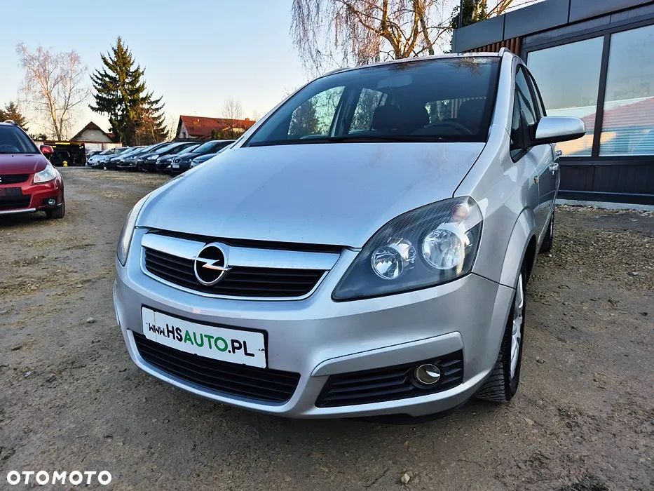 Opel Zafira 1.8 Cosmo - 1