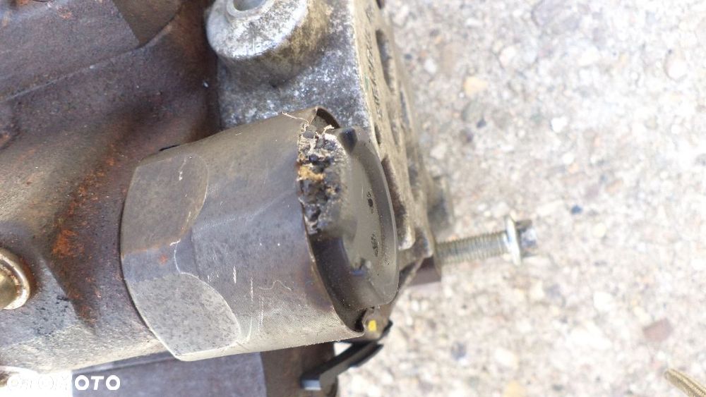 Pompa wtryskowa  Range Rover 2.7d 7H2Q-9B359-CG Uszkodzona - 4