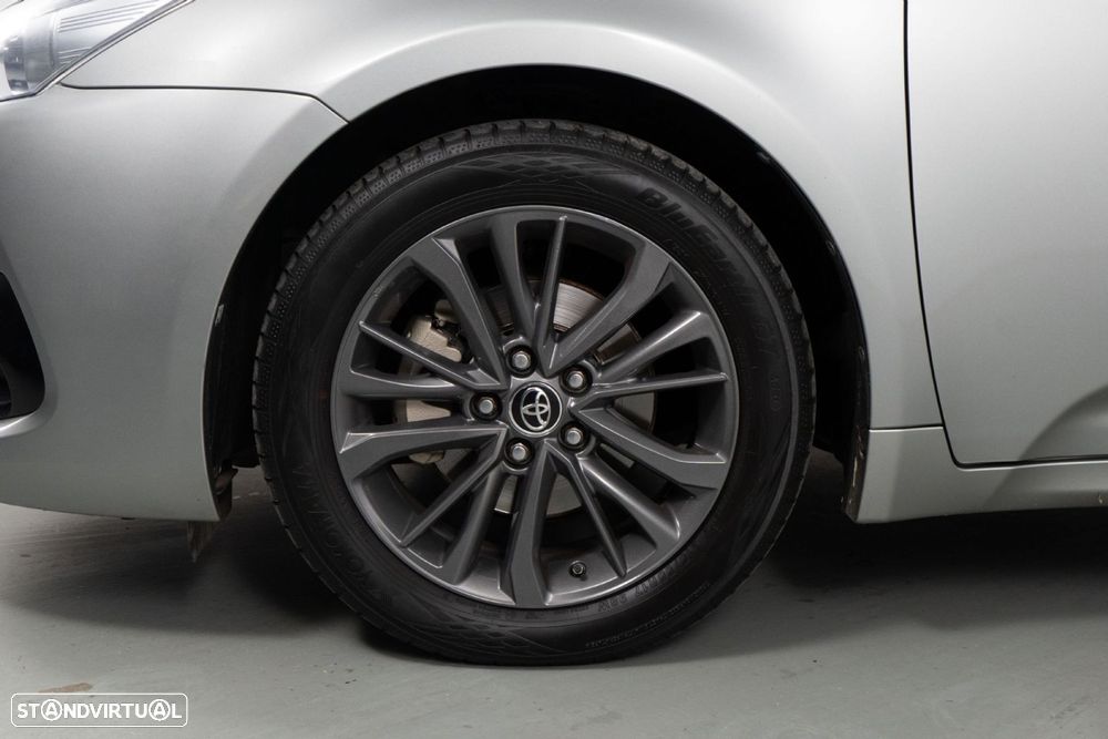 Toyota Avensis Touring Sports 1.6 D-4D Luxury+GPS - 18