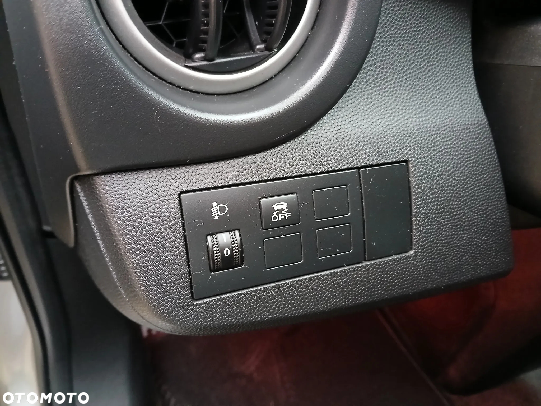 Mazda 2 1.3 Navi + - 17