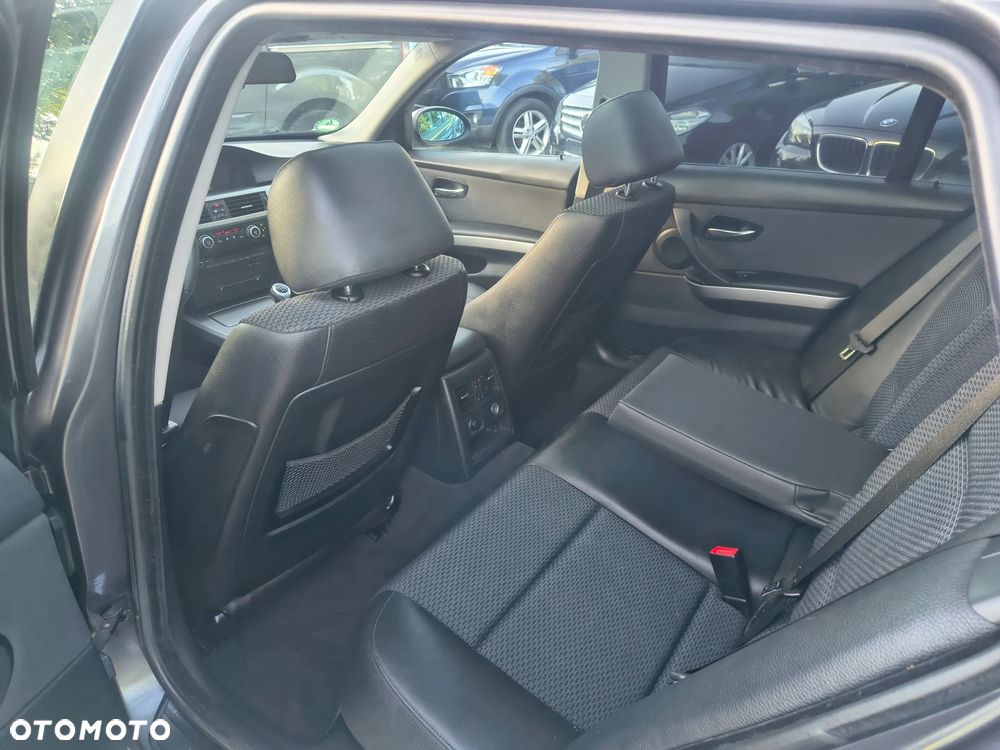 BMW Seria 3 320d Edition Sport - 18
