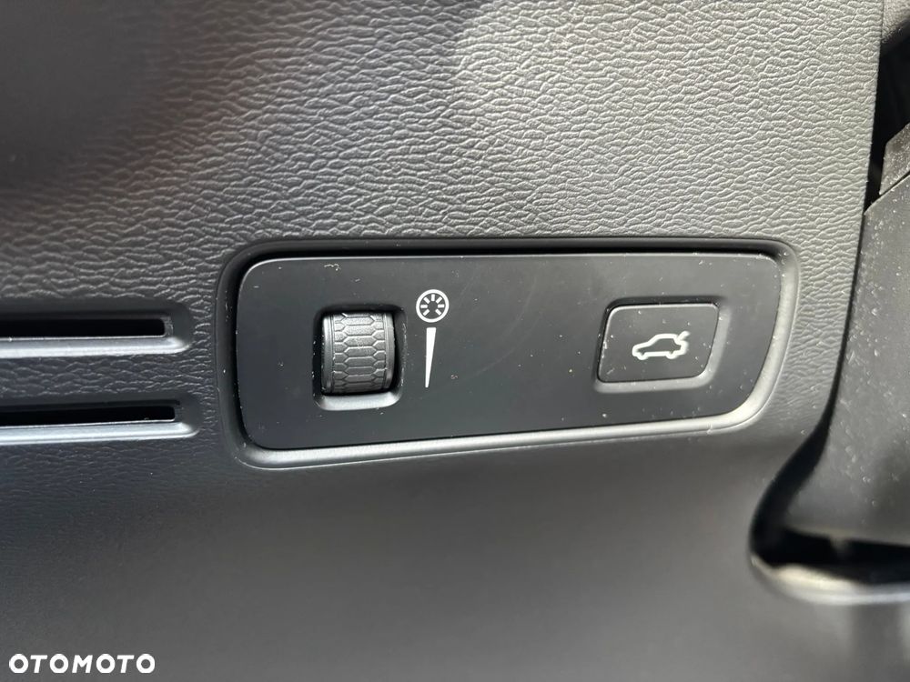 Volvo XC 40 T3 Momentum - 20
