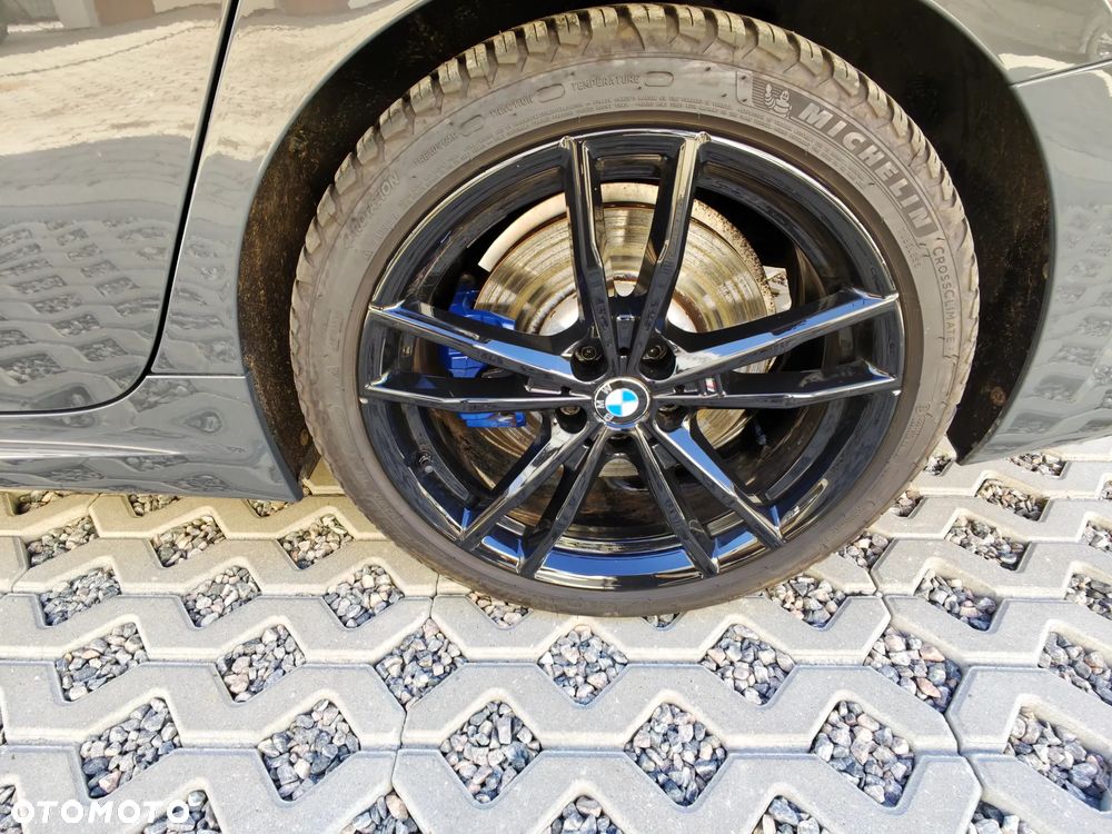 BMW Seria 3 330e xDrive M Sport - 19
