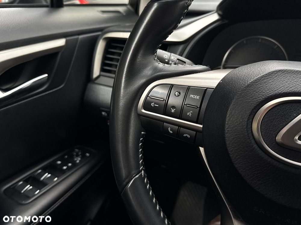 Lexus RX - 16
