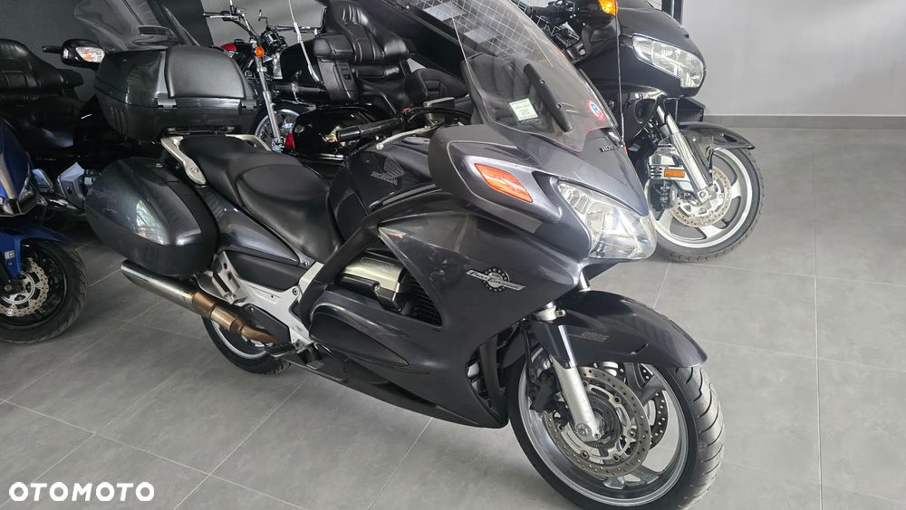 Honda ST - 18
