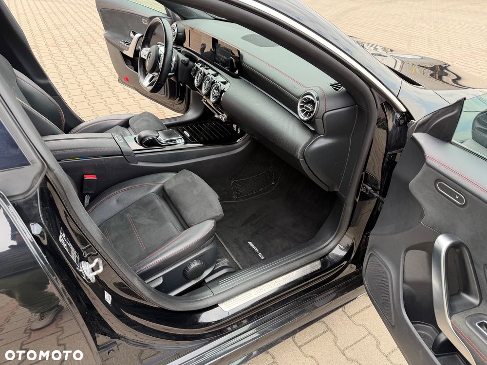 Mercedes-Benz CLA 180 7G-DCT AMG Line - 12