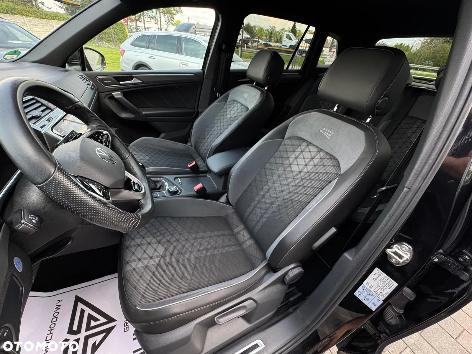 Volkswagen Tiguan 2.0 TDI SCR 4MOTION DSG R-Line - 16