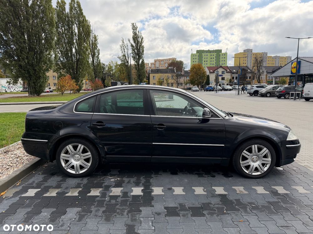 Volkswagen Passat 2.5 TDI V6 4Motion Exclusive - 16