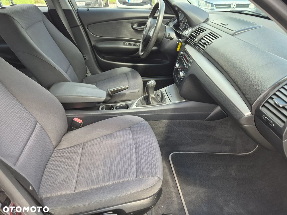 BMW Seria 1 - 25