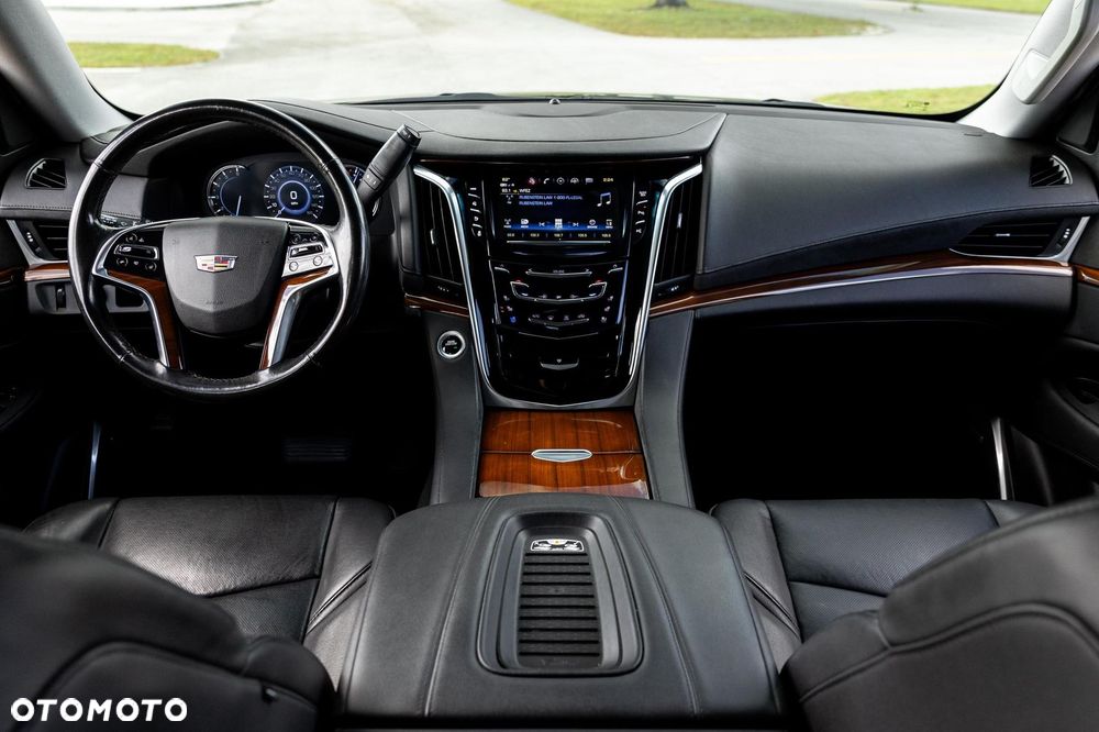 Cadillac Escalade - 22