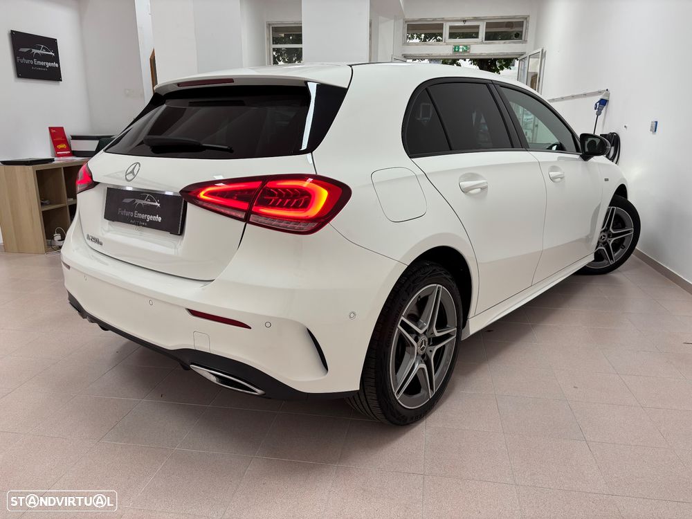 Mercedes-Benz A 250 e AMG Line - 3