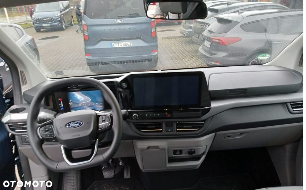 Ford Tourneo Custom - 4