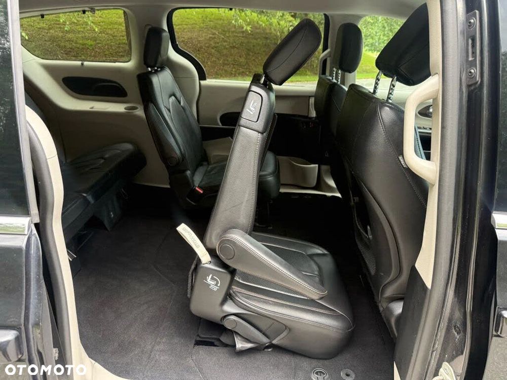 Chrysler Pacifica - 20