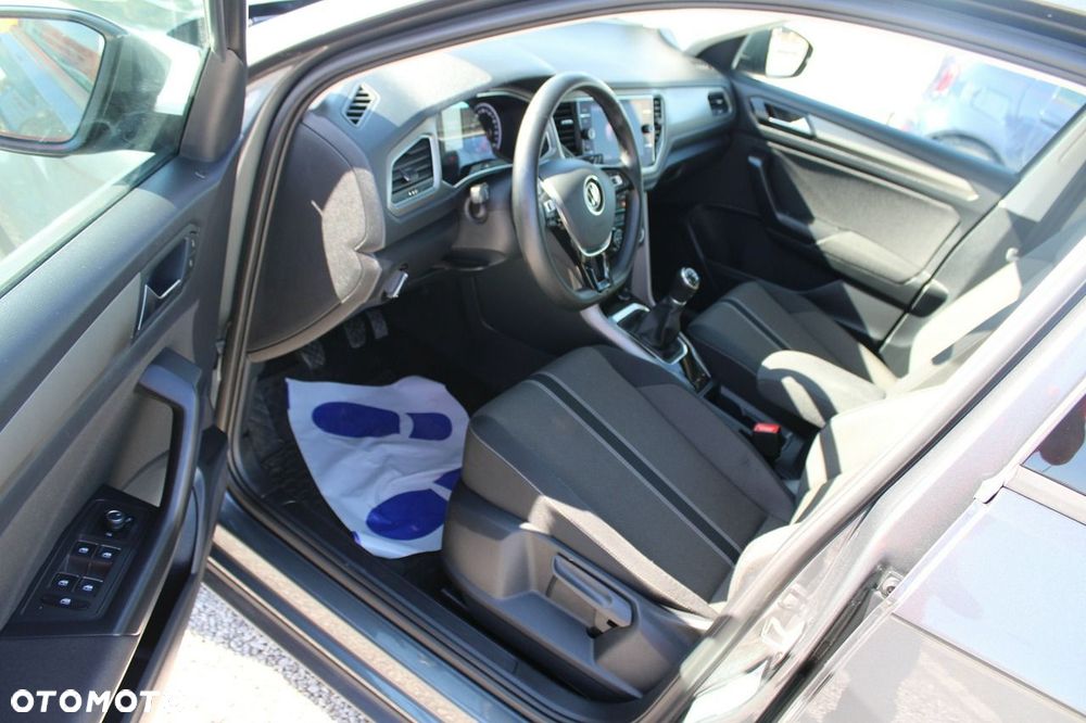 Volkswagen T-Roc - 16
