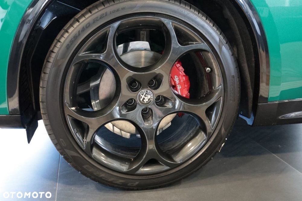 Alfa Romeo Stelvio - 12