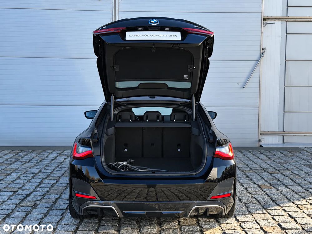 BMW i4 - 10