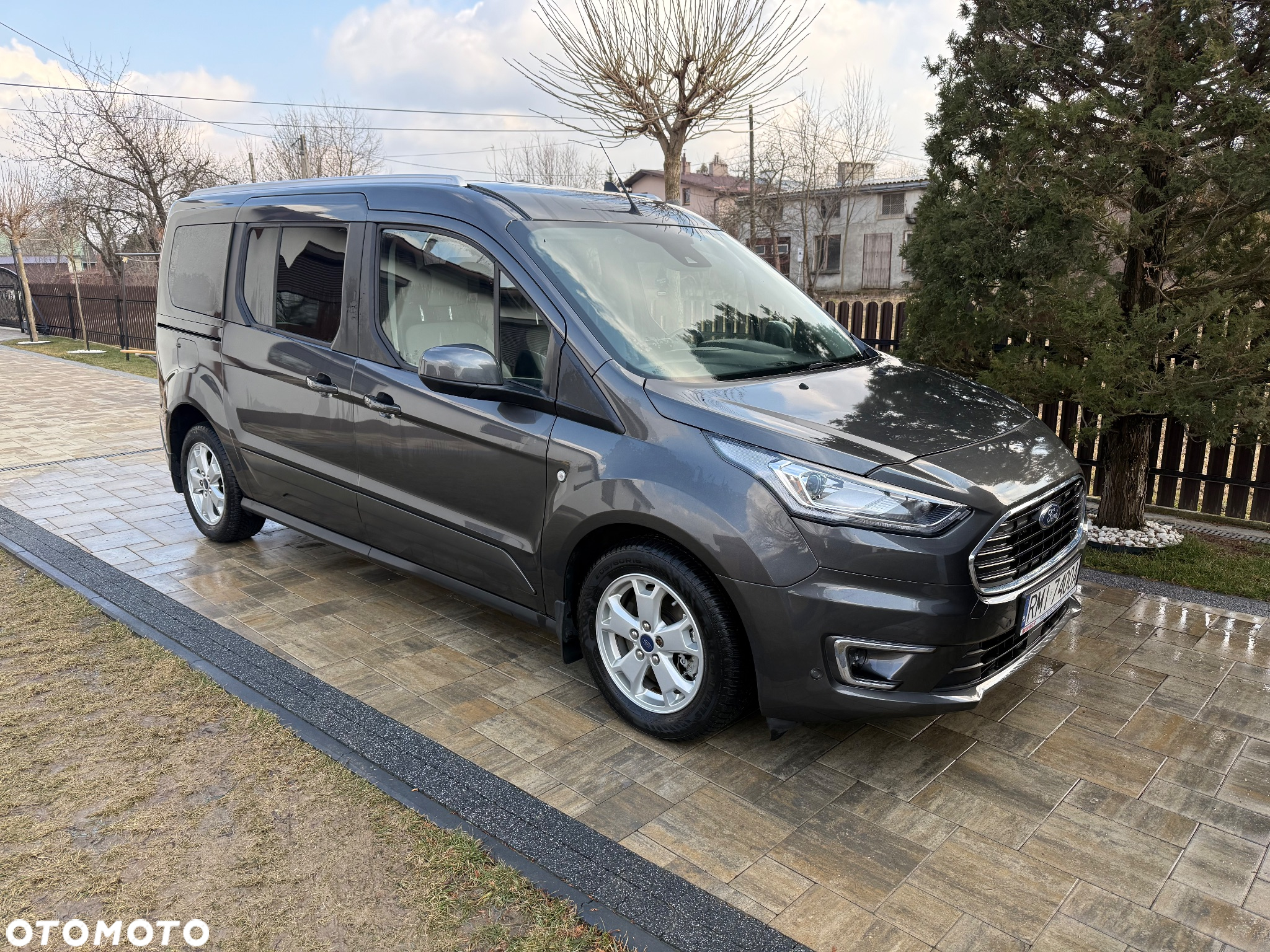Ford Tourneo Connect Grand - 31
