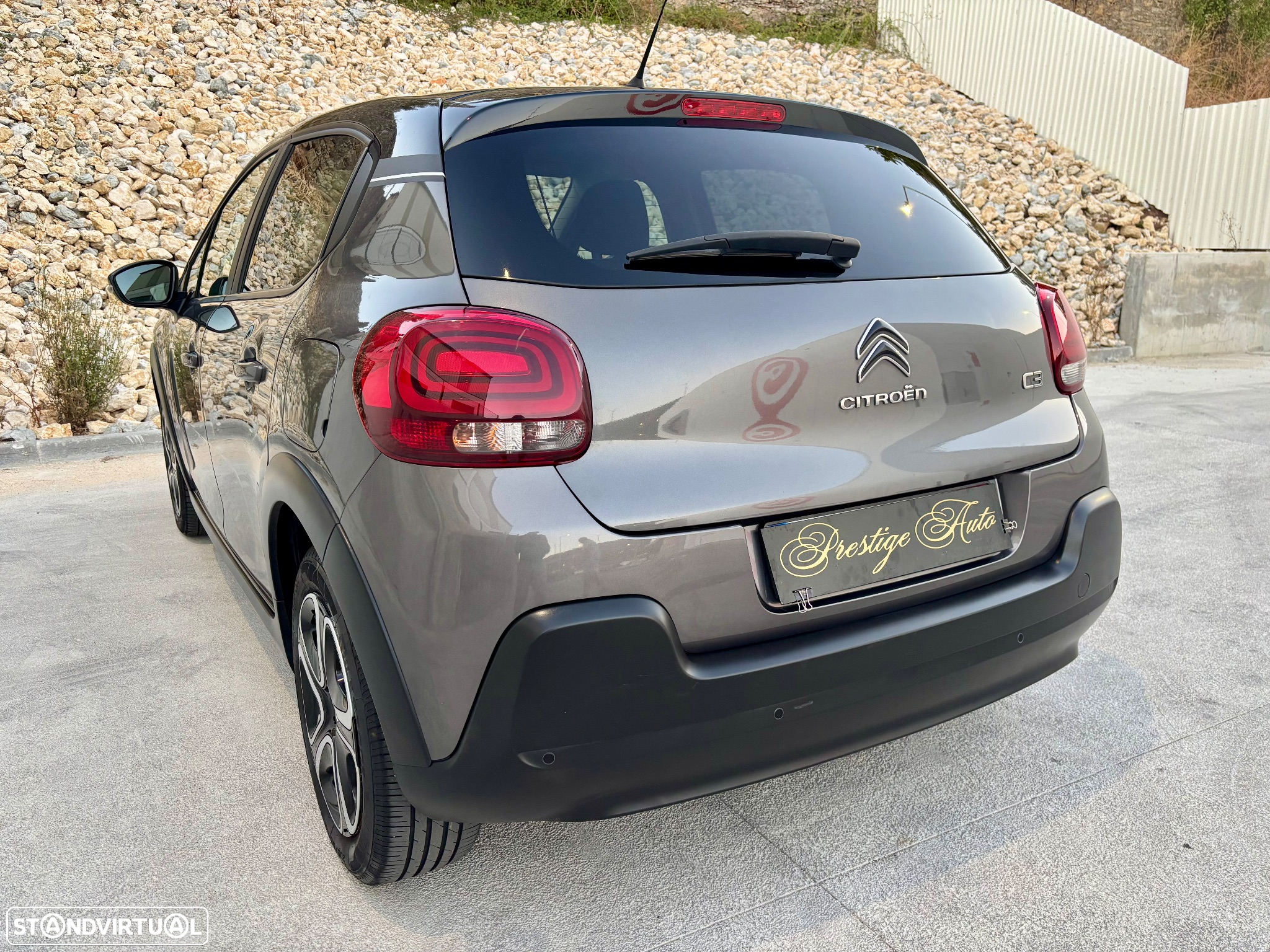 Citroën C3 1.2 PureTech Shine - 21