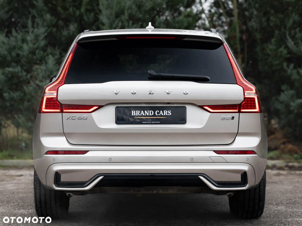 Volvo XC 60 B5 B AWD Plus Dark - 5