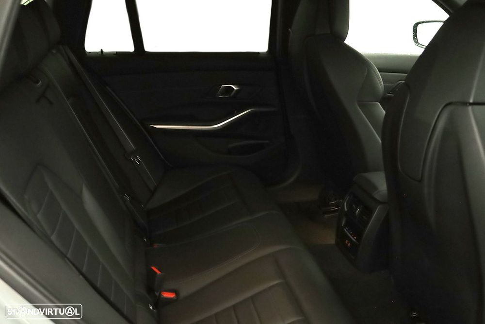 BMW 330 e Touring Pack M Auto - 21