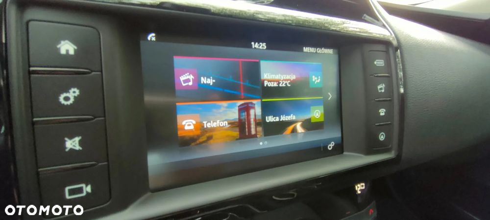 Jaguar XE 2.0 T R-Sport - 15
