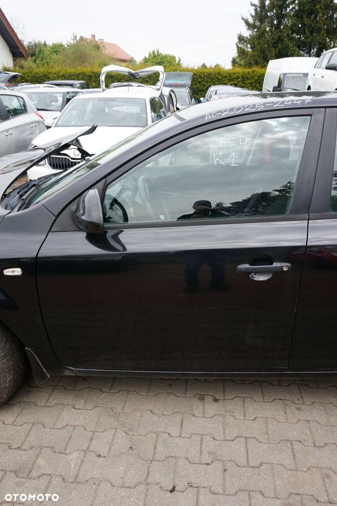 DRZWI PRZEDNIE LEWE CEED I 5D HB 1K  CZARNY KIA 2006-2009 - 1