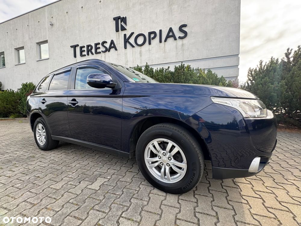 Mitsubishi Outlander 2.0 Invite + 2WD - 15
