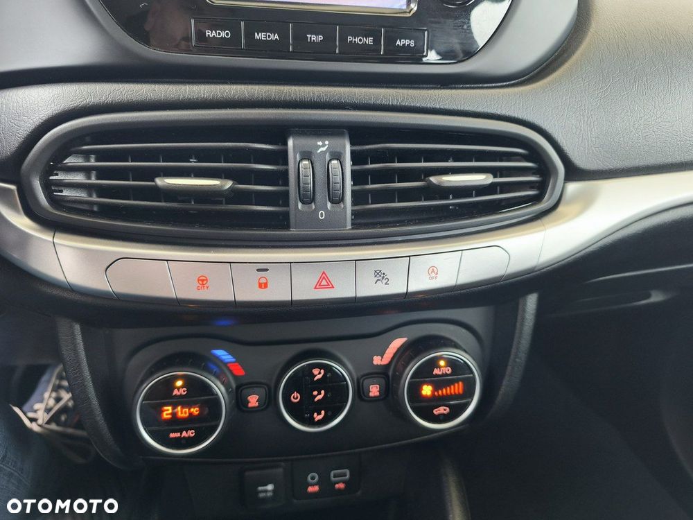 Fiat Tipo 1.4 T-Jet 16v Lounge - 27