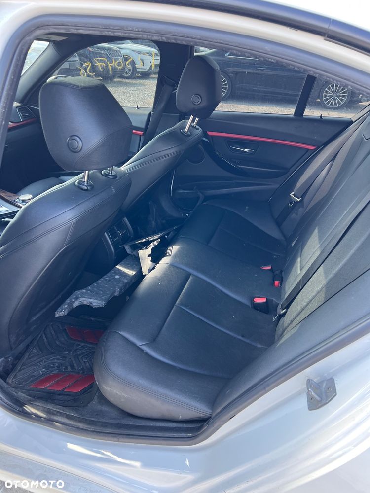 BMW Seria 3 330i xDrive Edition Luxury Line Purity - 25