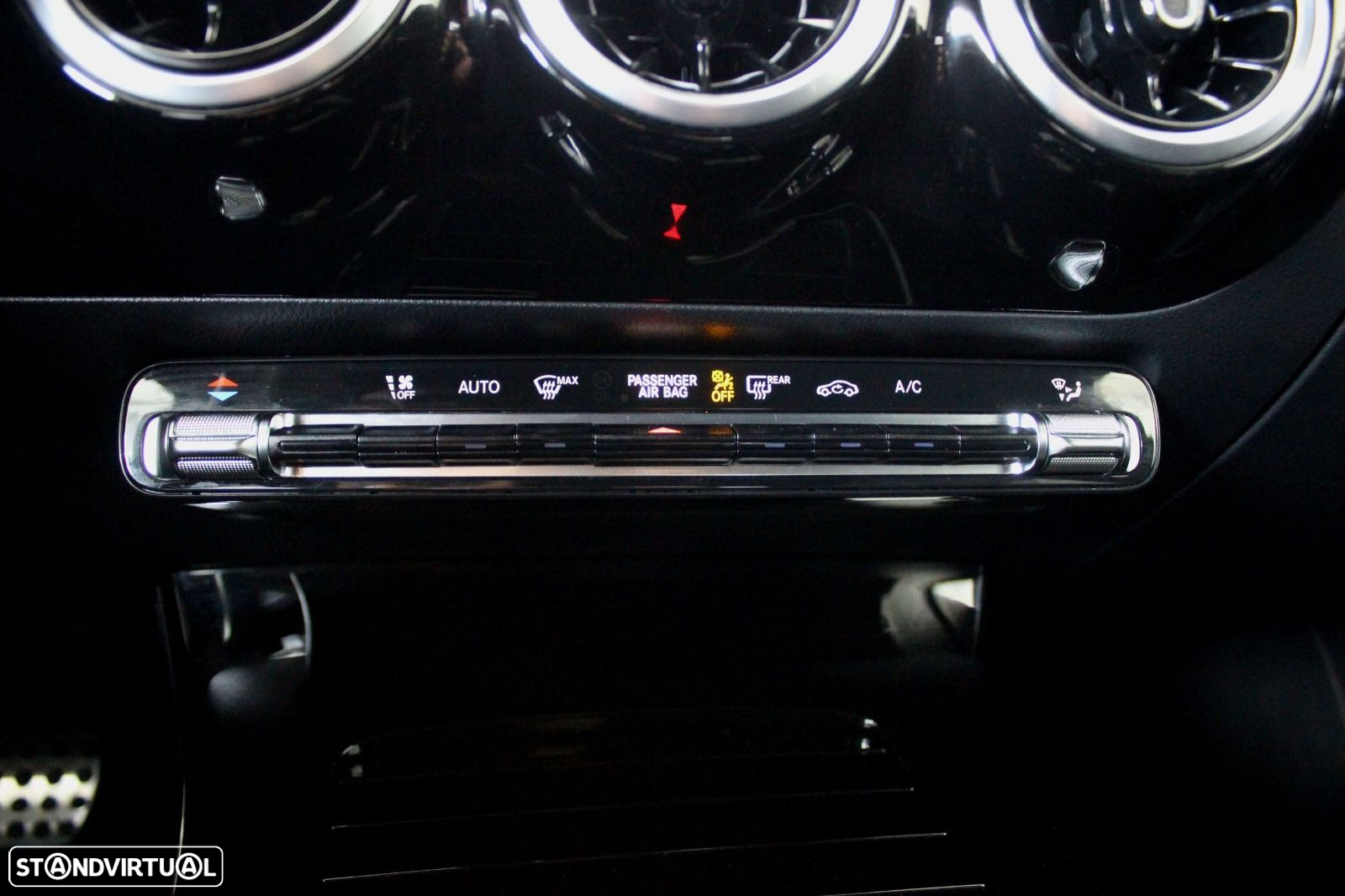 Mercedes-Benz CLA 180 d Shooting Brake AMG Line Aut. - 32