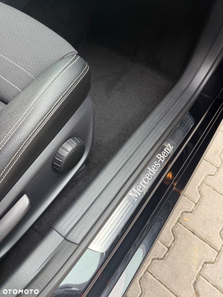 Mercedes-Benz CLA 180 Urban - 17