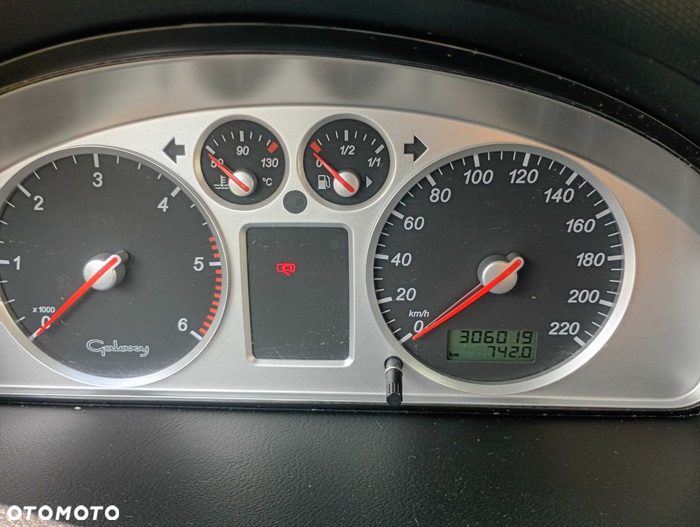 Ford Galaxy - 8