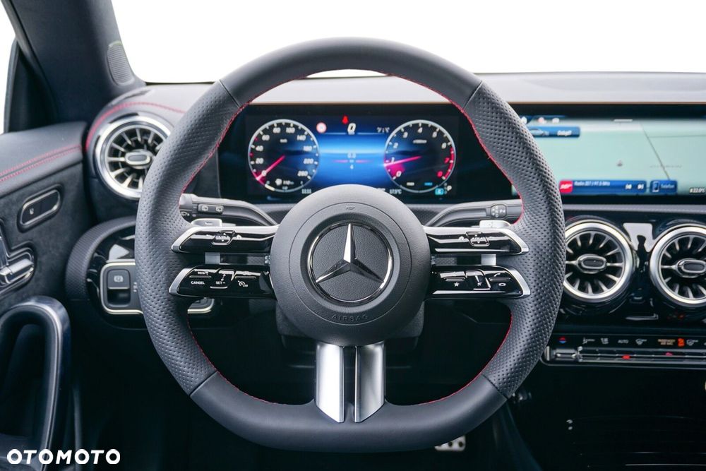 Mercedes-Benz CLA 200 AMG Line 7G-DCT - 8
