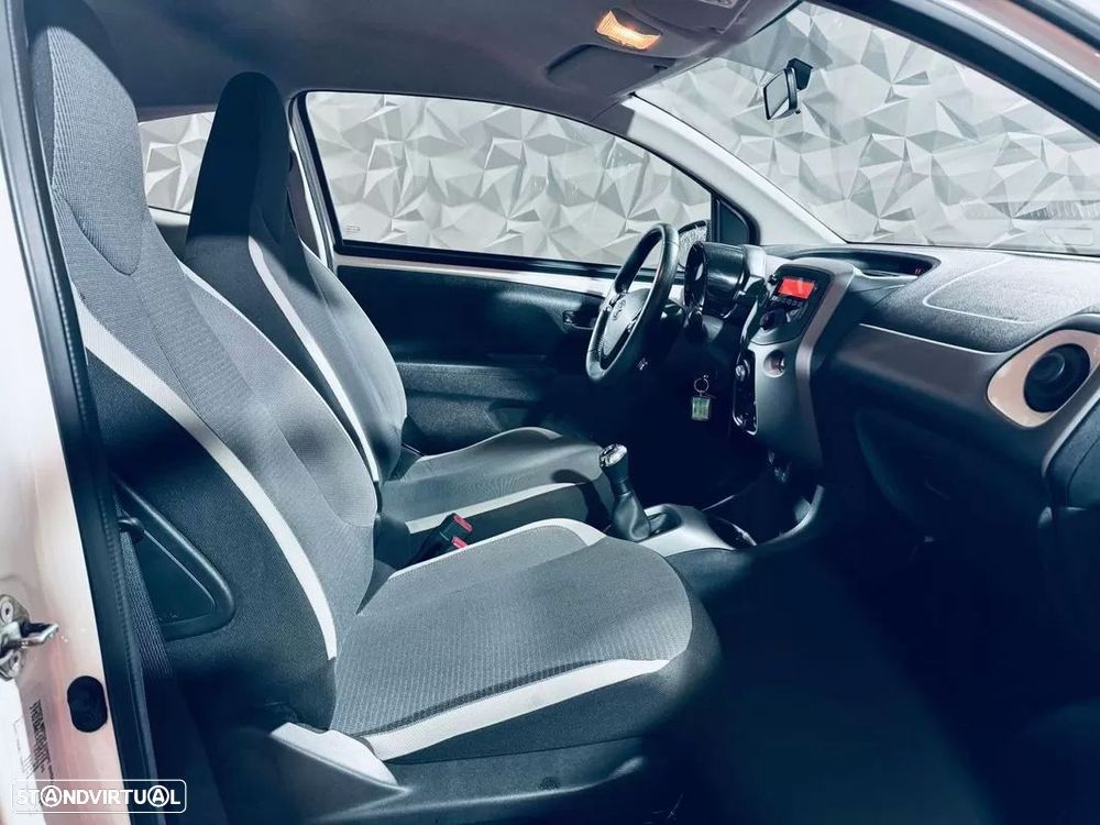 Toyota Aygo 1.0 X-Play Plus - 20