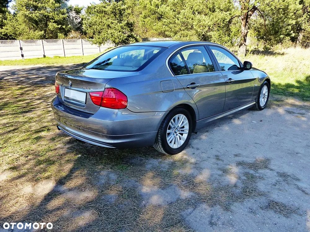 BMW Seria 3 318i Edition Exclusive - 8