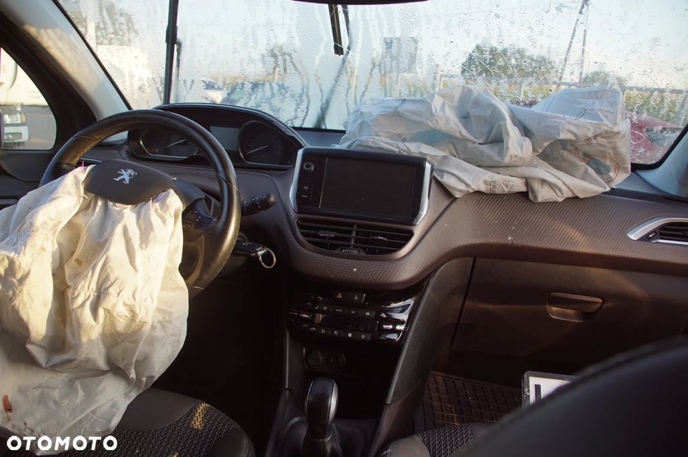 Auto na części - Peugeot 2008 I 1.6 VTi 120 KM 5F01 20ET03 KCA 2014R Silnik Skrzynia Drzwi Szyba Błotnik Zderzak Klapa Lampa Lusterko Relingi Deska Kokpit Sterownik Moduł Czujnik Licznik Wyświetlacz Kierownica - 15