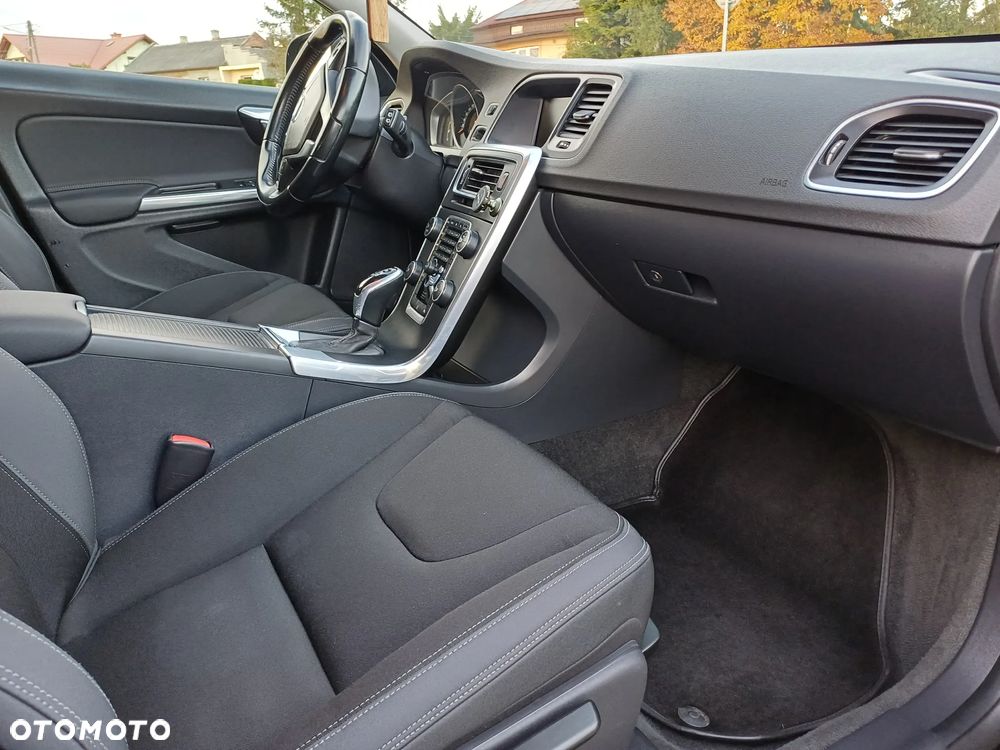 Volvo V60 D3 Kinetic - 26