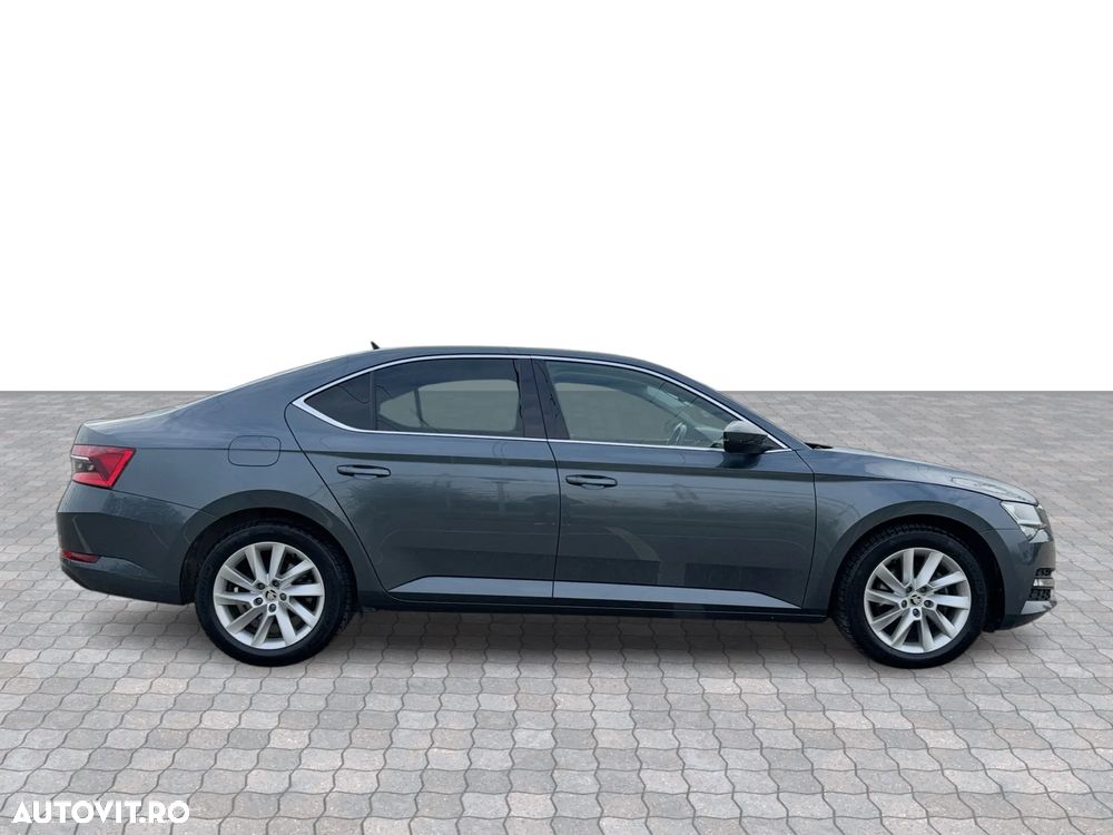 Skoda Superb 2.0 TDI DSG Ambition - 6