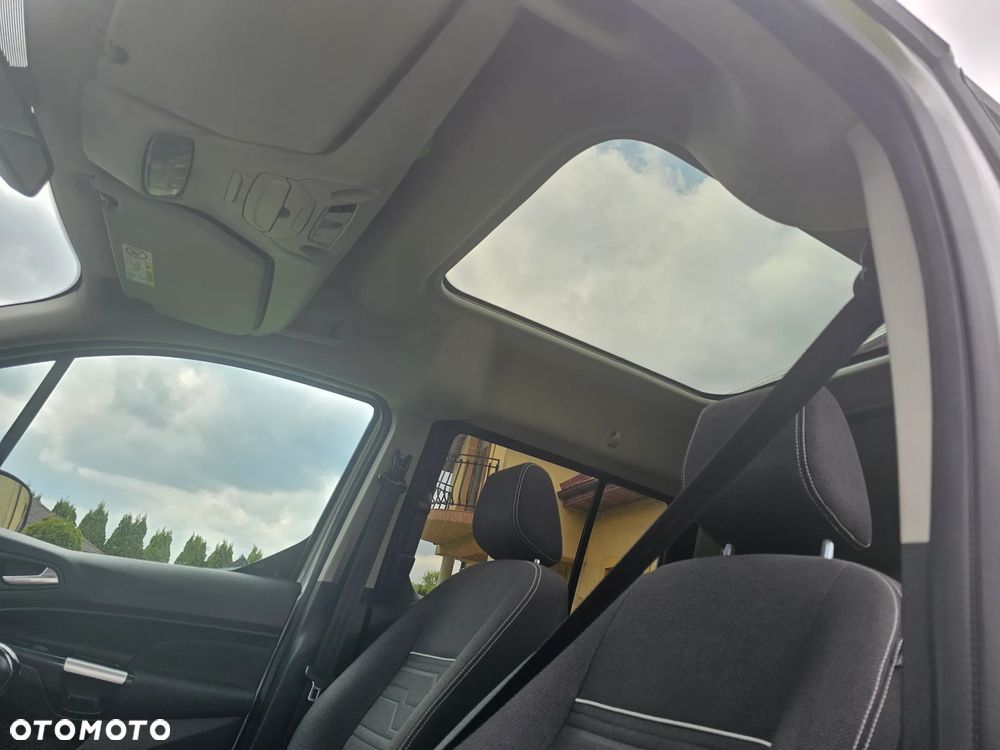 Ford Tourneo Connect Grand - 11