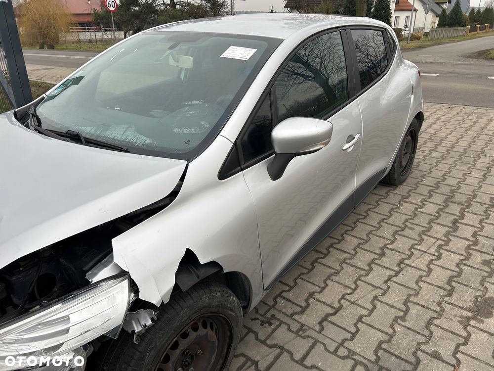 Renault Clio - 8