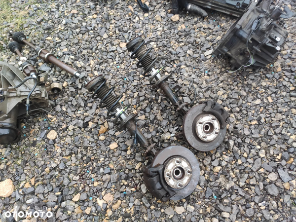KL MCPherson zwrotnica Lewy Prawy Przód Ford Fiesta MKVII MK7 1.25
