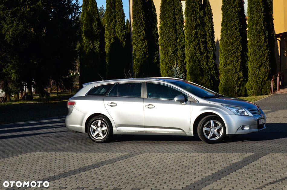 Toyota Avensis 1.8 Comfort - 5