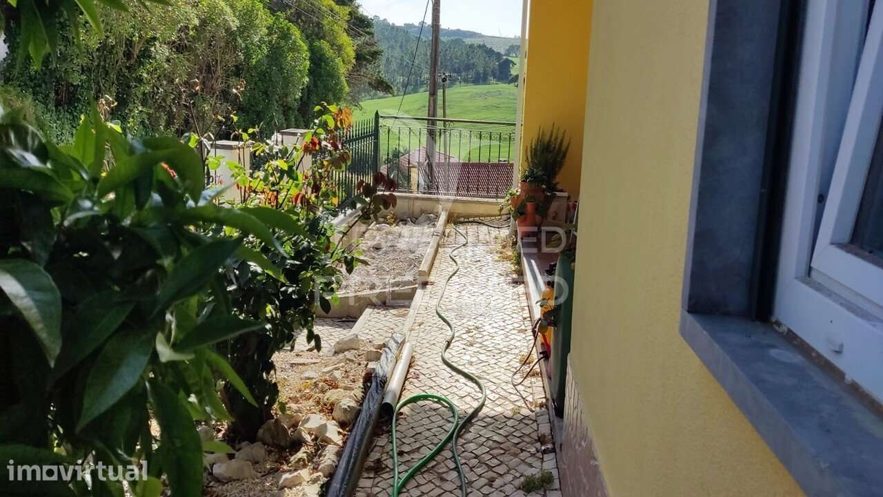 FREIRIA. TORRES VEDRAS – Moradia T3+2 remodelada com vista desafogada - Grande imagem: 3/37