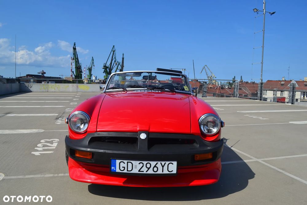 MG MGB - 12