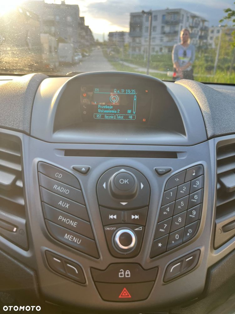 Ford Fiesta 1.0 Champions Edition - 15