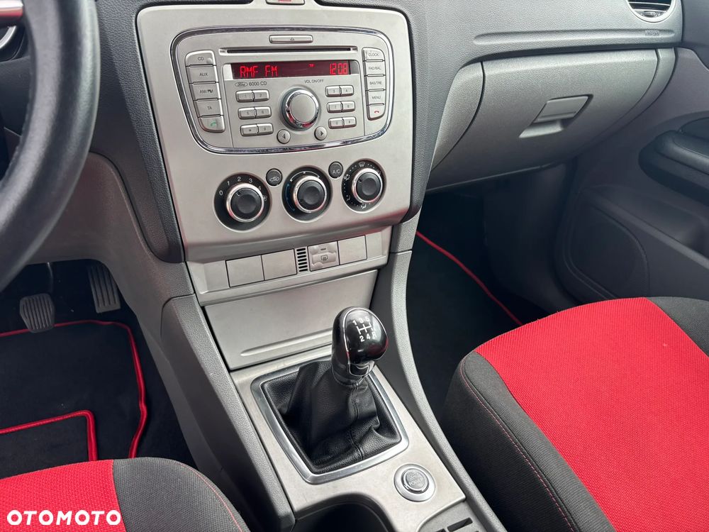 Ford Focus 1.6 Ti-VCT Fun - 8