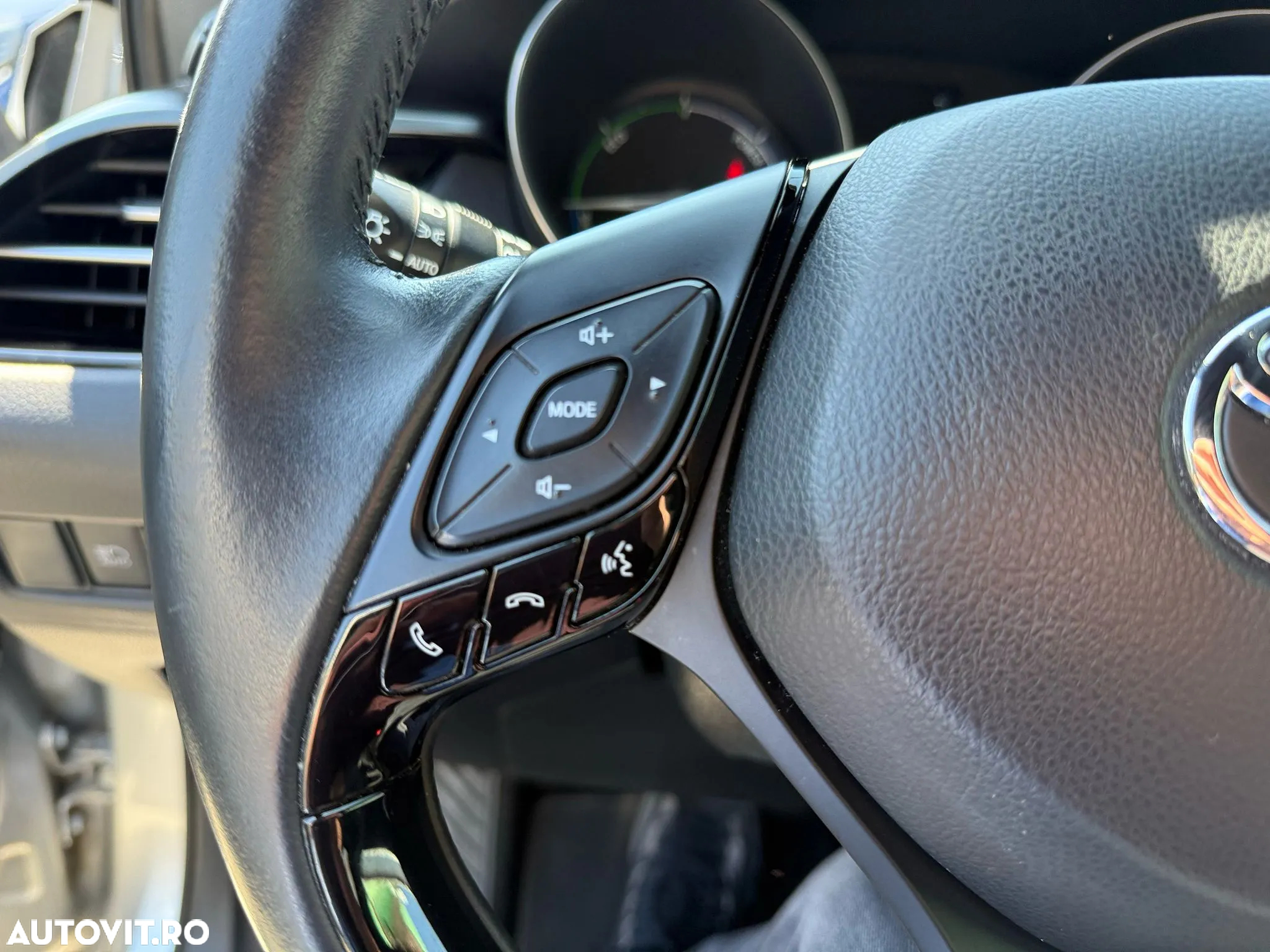 Toyota C-HR 1.8 HSD 122 CP 4x2 CVT Cult - 15