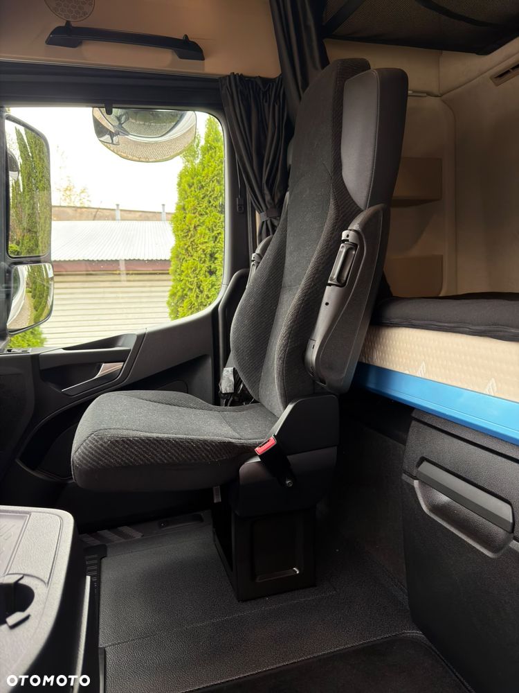 Mercedes-Benz 1848 GIGA SPACE - 32