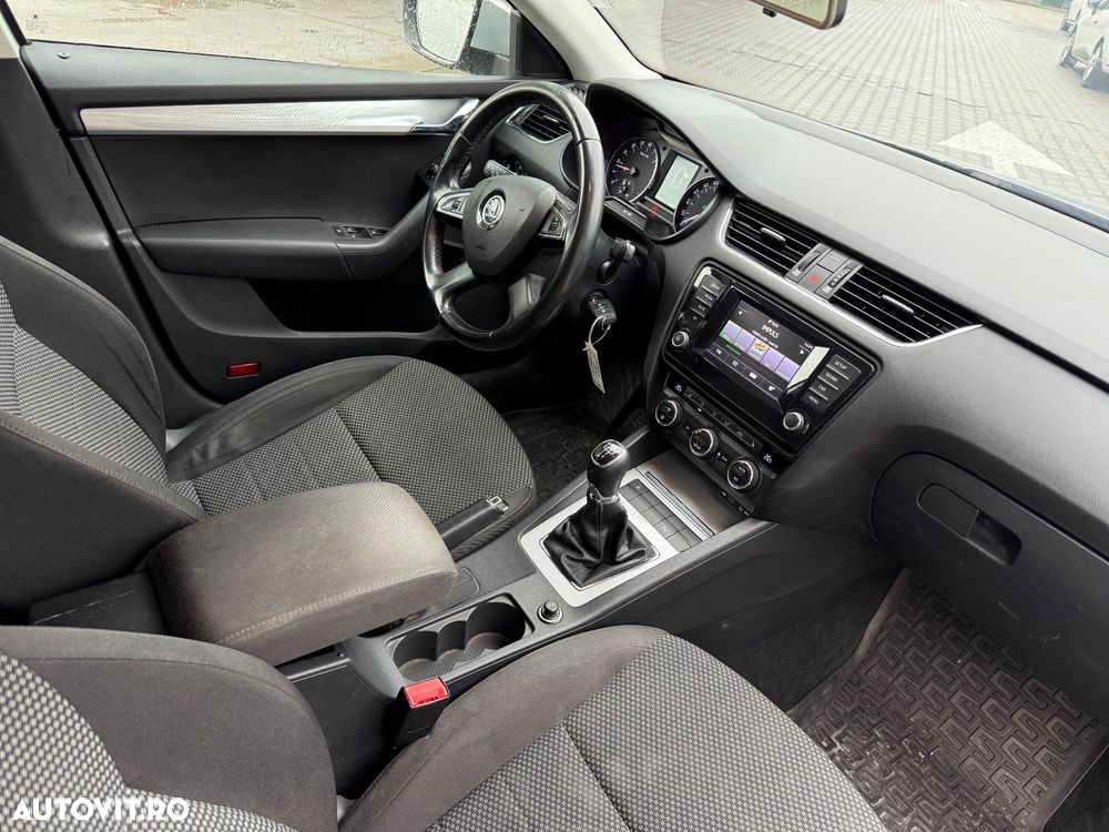 Skoda Octavia 1.6 TDI DPF Ambition - 7