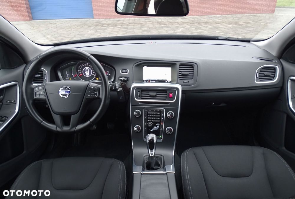 Volvo V60 D3 Drive-E Summum - 9